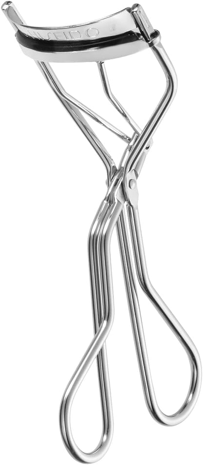 Shiseido Eyelash Curler 213, with one extra replacement silicone pad