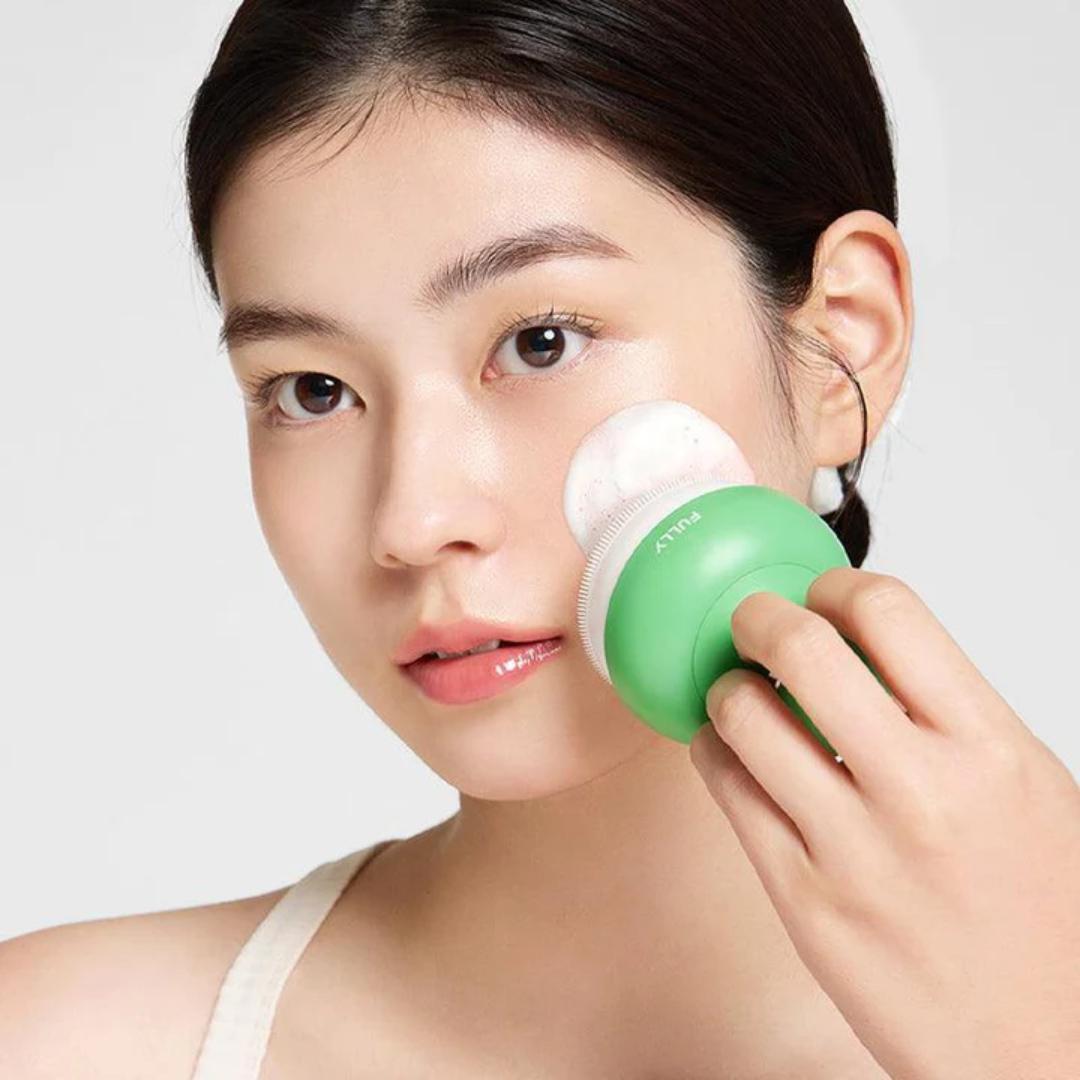 FULLY Pore Cleansing Silicone Brush